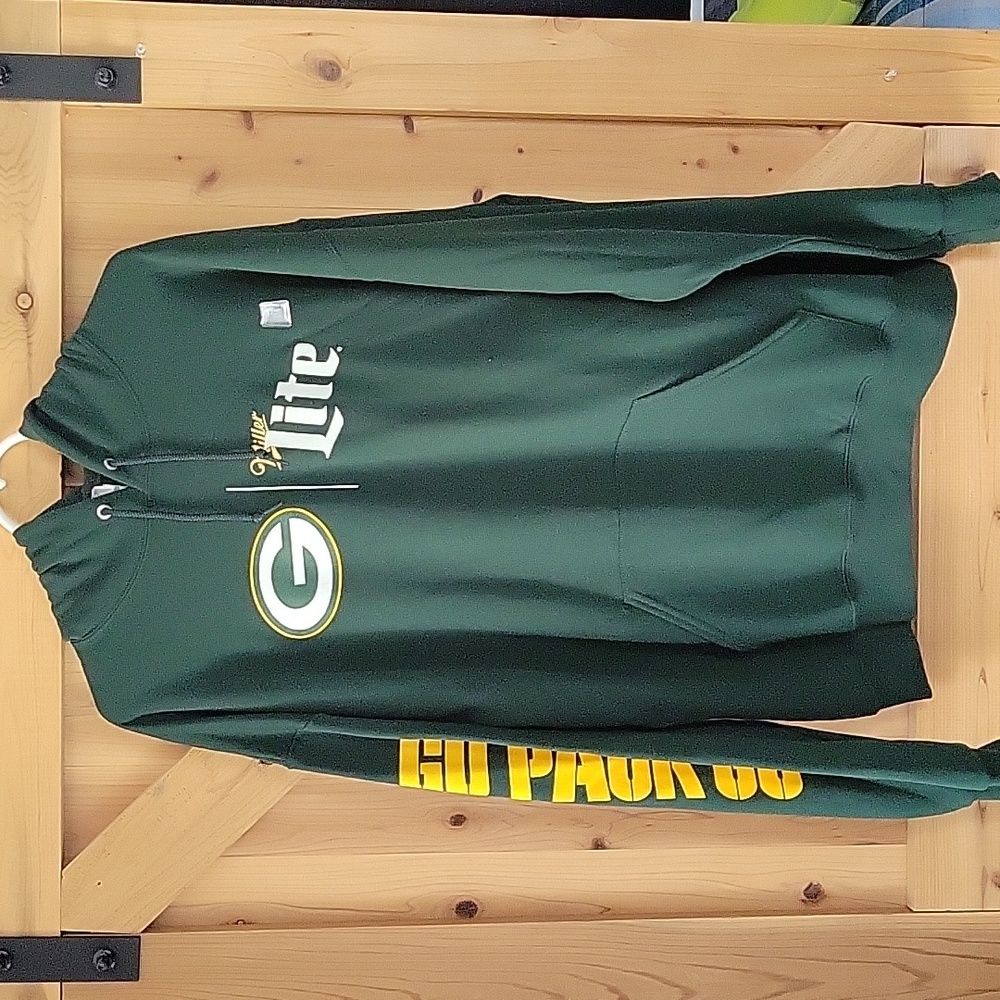 New never worn Packers Miller Lite Hoodie